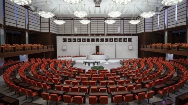 Muhalefetin 4 önerisi TBMM'de reddedildi AK Parti'nin önerisi kabul edildi