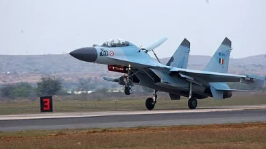 Rusya'nın Karelya bölgesinde Su-30 savaş uçağı düştü: Mürettebat hayatını kaybetti
