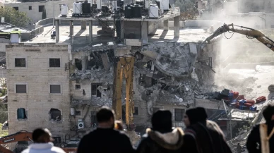 Doğu Kudüs'te İsrail'in yıktığı bina ile 100 Filistinli evsiz kaldı