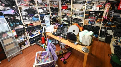 İETT'de unutulanlar sergisi: Tekerlekli sandalyeden zemzem suyuna