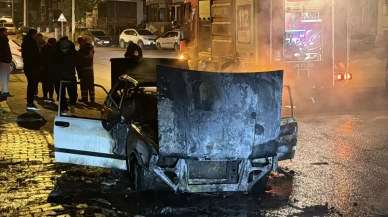 Safranbolu’da park halindeki otomobil alevlere teslim oldu