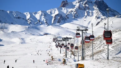 Erciyes Kayak Merkezi’nde sezon açıldı: Kış turizmi hareketlendi