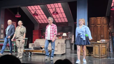 Savaş muhabirlerinin dramı: “Öylece Durur Zaman” sahnede