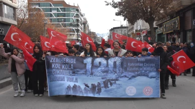 Van’da "120 Kahraman Çocuk" İçin Anma Töreni Düzenlendi