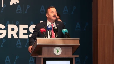 Yavuz Ağıralioğlu: "Şerefimle geldiğim memleketimdeyim. "