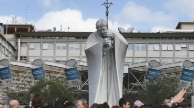 Papa Franciscus, hastaneden taburcu edildi
