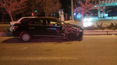 Karapürçek'te OPET Yakınında Maddi Hasarlı Trafik Kazası