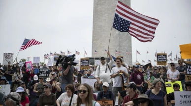 Trump yönetimine karşı Beyaz Saray'ın önünde protesto gösterileri yapıldı