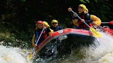 Düzce'de Rafting Rüzgarı: Uluslararası Katılımcılar ve Adrenalin Dolu Anlar!