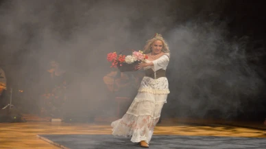 Falda Carmen müzikali Bursa'da sanatseverlerle buluştu
