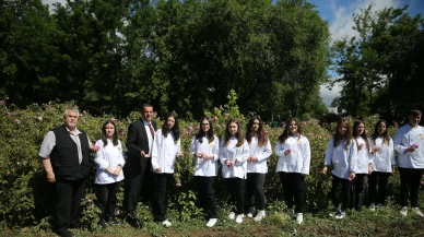 Geleceğin şefleri Edirne gülünü hasat etti, Osmanlı reçetesiyle buluştu