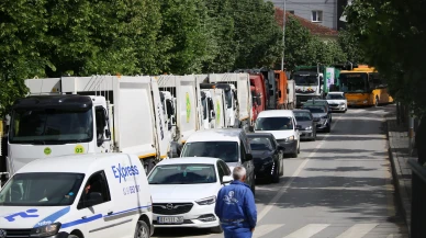 Priştine sokakları çöp yığınlarıyla doldu