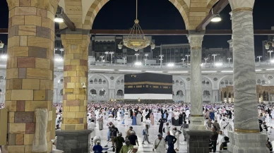 Hacılar Kabe'ye veda ederken duygusal anlar yaşanıyor