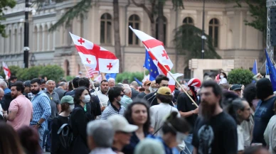 Gürcistan'da AB yandaşlarından tutuklular için protesto yapıldı