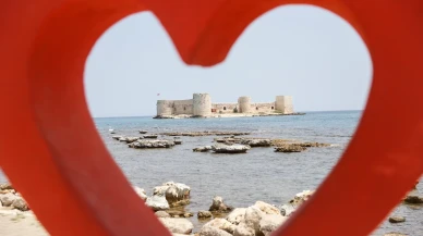 Mersin'in plajları Kurban Bayramı'nda dolup taşıyor