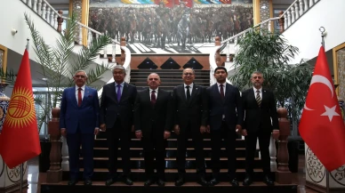 MHP Genel Başkan Yardımcısı Topsakal Cengiz Aytmatov anısına Kırgızistan-Türkiye Manas Üniversitesi'ni ziyaret etti!