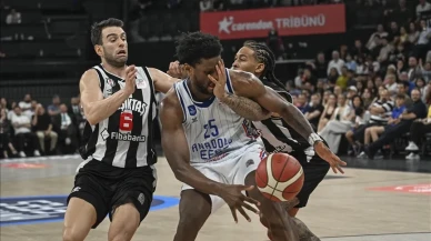 Anadolu Efes, Beşiktaş'ı yenerek seride 2-1 öne geçti! 4. maçta neler olacak?