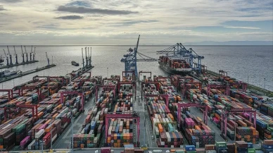 Yıllık ihracat 267 milyar dolarla Cumhuriyet tarihinin en yüksek seviyesinde!