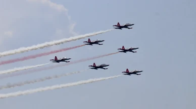 Trabzon'da Türk Yıldızları'ndan Nefes Kesen Gösteri