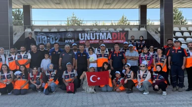 Van'da Marmara Depremi'nin 26. yıldönümünde anma etkinliği düzenlendi