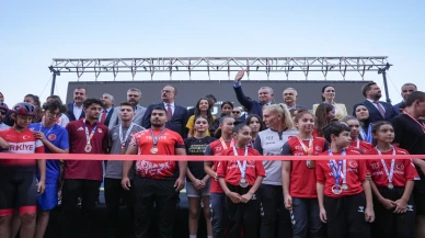 Türkiye Spor Altyapısında Devrim: Bakan Bak, Aydın'da yeni tesislerin açılışını yaptı