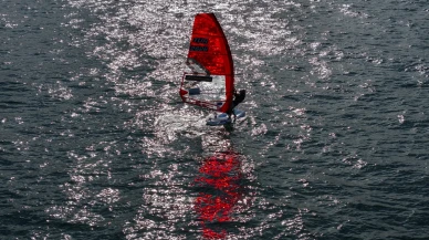 12 Yaşındaki Poyraz Rüzgar Sörfünde Dünya İkinciliği ile gururlandırdı