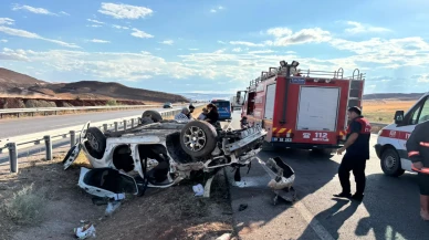 Çorum'da trafik kazası: Otomobil devrildi 2'si ağır 3 yaralı