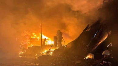 Uşak'ta tekstil fabrikasında yangın: İki yaralı