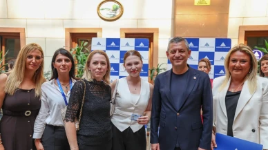 Özgür Özel Ferdi Zeyrek'in kızı Nehir'in üniversiteye kaydını yaptırdı