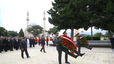 Bakü'nün kurtuluşunun 107. yıl dönümünde Türk Şehitliği'nde anma töreni