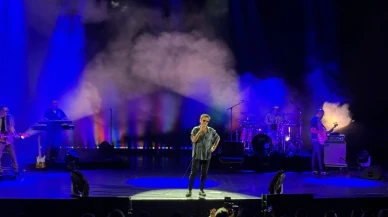 Teoman, İstanbul'da unutulmaz bir konserle hayranlarıyla buluştu