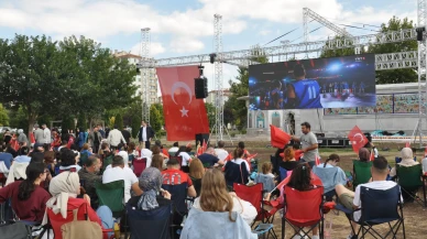 Eskişehir'de A Milli Kadın Voleybol Takımı'na dev ekran coşkusu