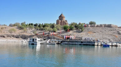 Akdamar Kilisesi'nde 13. ayin için ziyaretçi akını