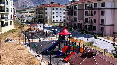 İkizce'de afet ve sosyal konutlar hak sahiplerine teslim edilmeye başlandı
