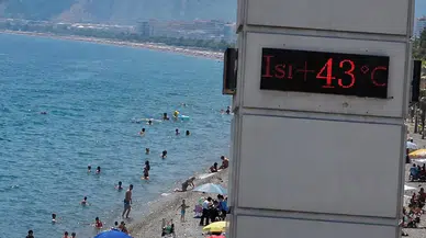 Antalya'da Kavurucu Sıcaklık: Termometre 43 Dereceyi Gördü, Plajlar Dolu!