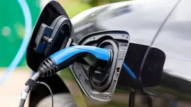 İngiltere, 2035 sıfır emisyon hedefi için elektrikli araç planını yeniden değerlendiriyor