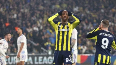 Fenerbahçe, evinde Aston Villa'ya 1-0 mağlup olarak zor günler geçiriyor