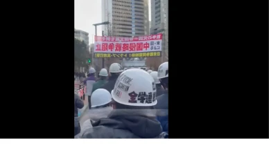 Tokyo'da Başbakan Takaichi'ye karşı barış çağrılı protesto! Neler oluyor?