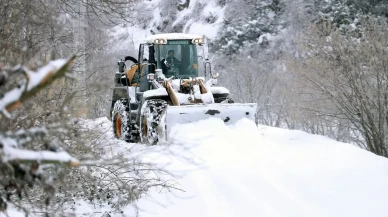 Sakarya'da karla mücadele devam ediyor: 31 yol açıldı, 5 yol için çalışmalara hız verildi