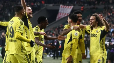 Fenerbahçe, Kocaelispor'u 2-0 mağlup ederek üç puanı kaptı