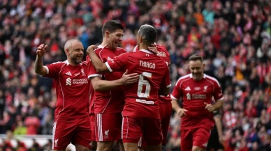 Anfield’da dostluk rüzgarı estiren efsaneler: Liverpool ve Dortmund 2-2 berabere kaldı