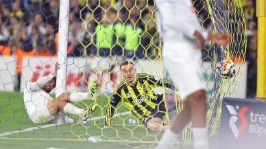 Liderlik yarışındaki Fenerbahçe, 10 kişi kaldı ama 90+8'de yıkıldı