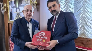 AKK Başkanı Halil İbrahim Yılmaz eski TBMM Başkanı İsmail Kahraman'ı ziyaret etti