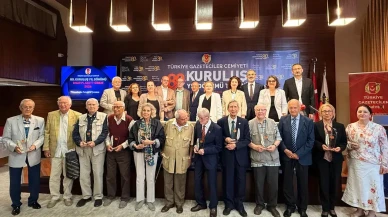 Türkiye Gazeteciler Cemiyeti 80. yılını kutladı: Kıdemli gazetecilere onur plaketi verildi