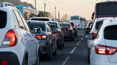 Trafikte yeni dönem başlıyor: İlk kez ehliyet alanlar için kurallar değişti