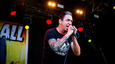 Hardcore punk efsanesi Lou Koller, 59 yaşında yemek borusu kanserine yenik düştü