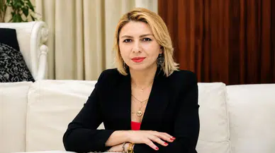 Müzik öğretmeni Ayten Rehimova, Azerbaycan'ın geleneksel çalgılarını ve âşık sanatını anlattı