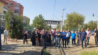 Mahallelinin isyanı büyüyor: Tren yolu güzergahına duvar örülmesine karşı eylem