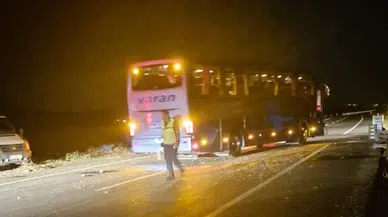 Gece yolculuğunda korku dolu anlar: Otobüs ile kamyonet çarpıştı