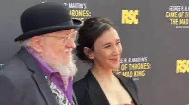 Sibel Kekilli ve George R.R. Martin, The Mad King galasında buluştu